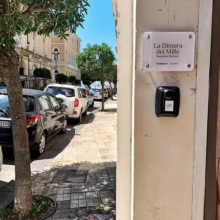 La Dimora Dei Mille Appartement *